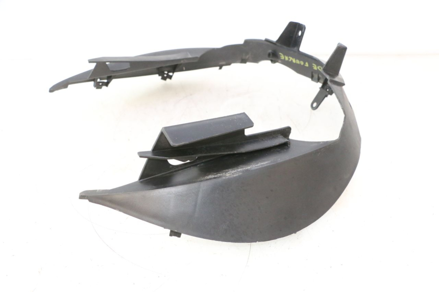 photo de JONCTION CARENAGE AVANT CAN-AM SPYDER RS 1000 (2008 - 2012) - Points de fixation