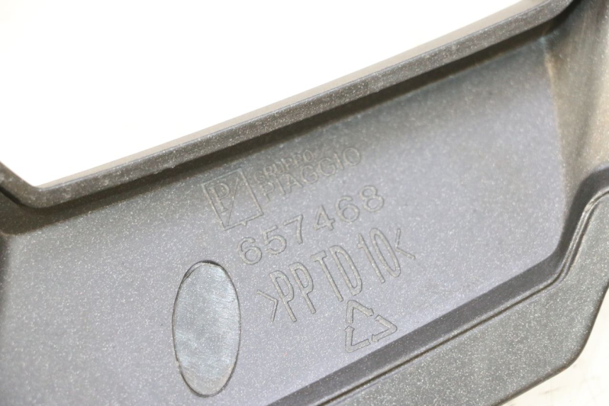 photo de JONCTION CARENAGE AVANT APRILIA SR MOTARD 50 (2012 - 2018) - Points de fixation