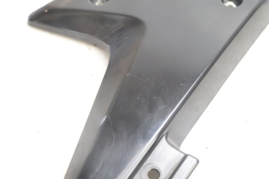 photo de JONCTION CARENAGE AVANT PEUGEOT STREETZONE NAKED 2T 50 (2014 - 2018) - Zoom état d’usage