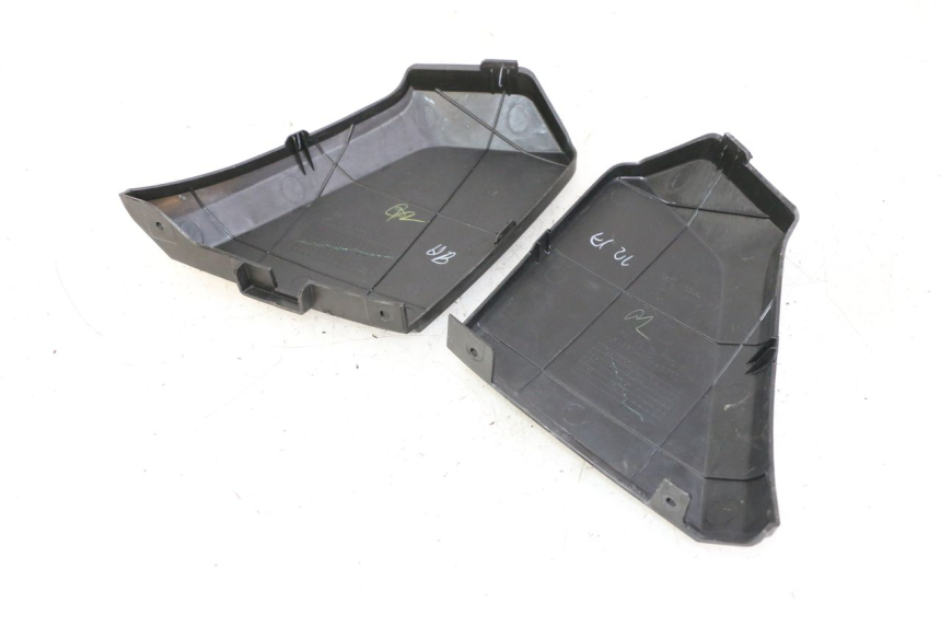 photo de JONCTION CARENAGE AVANT SUP HONDA FORZA ABS 300 (2013 - 2019)