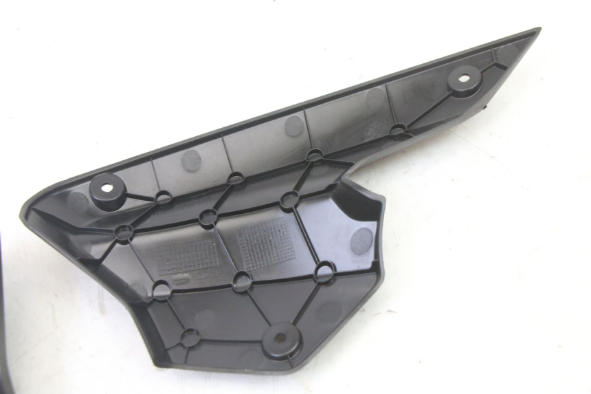 photo de JONCTION CARENAGE AVANT SUP PEUGEOT KISBEE 4T 50 (2018 - 2022)