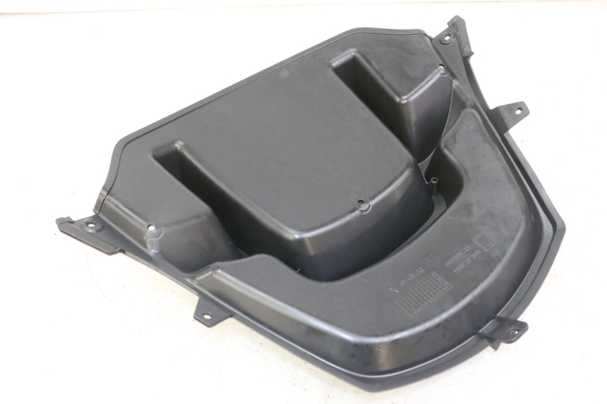 photo de JONCTION CARENAGE AVANT SUP PIAGGIO MP3 LT 300 (2010 - 2016)