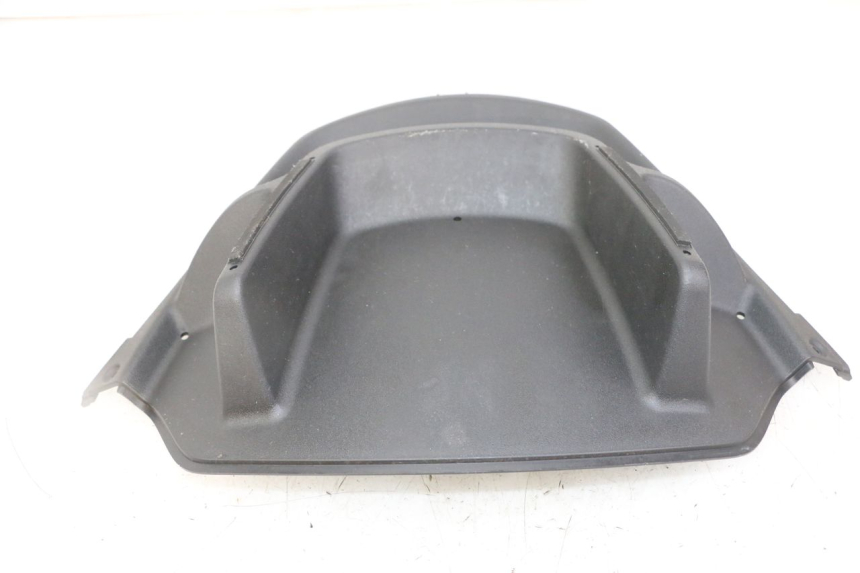 photo de JONCTION CARENAGE AVANT SUP PIAGGIO MP3 LT 300 (2010 - 2016)