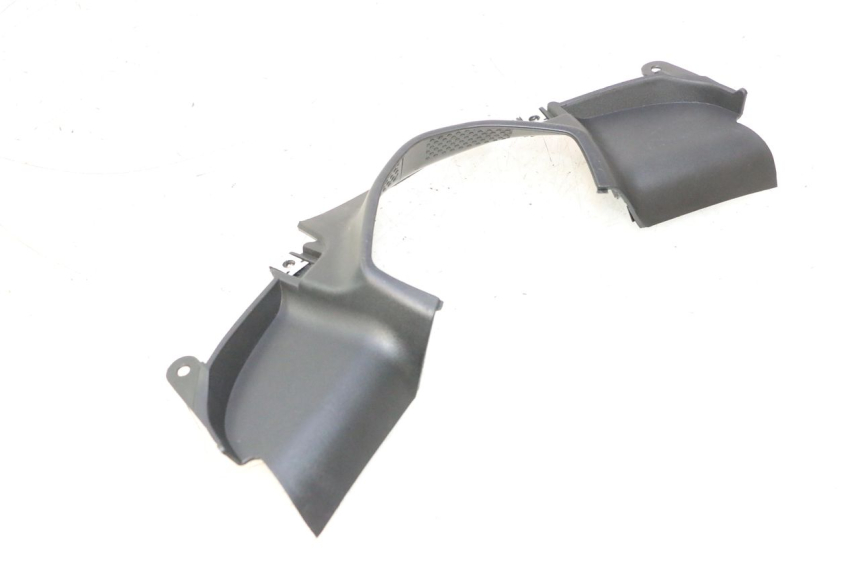 photo de JONCTION CARENAGE AVANT SUP JM MOTORS R-MAX TECH 50 (2024 - 2026) - Gros plan technique