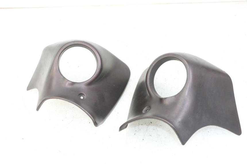 photo de JONCTION CARENAGE AVANT SUP APRILIA SCARABEO GT TOURING 125 (1999 - 2005)