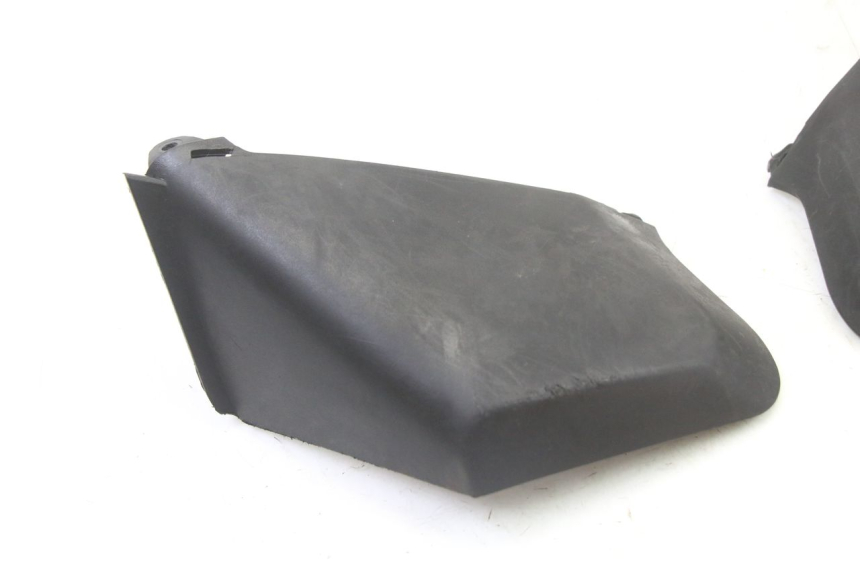 photo de JONCTION CARENAGE AVANT SUP YAMAHA XMAX X-MAX 125 (2006 - 2009)