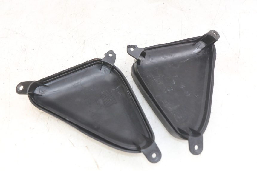 photo de JONCTION CARENAGE AVANT SUP YAMAHA X-MAX XMAX 125 (2010 - 2014)