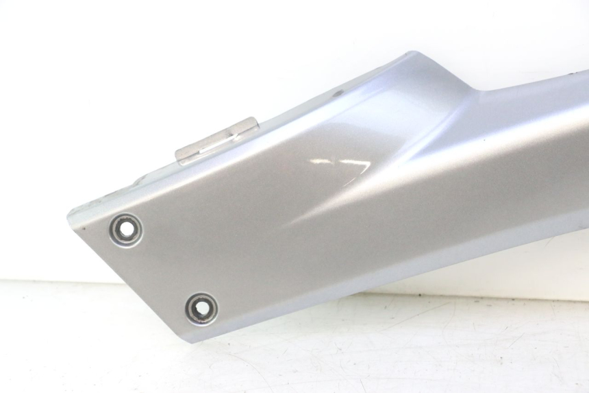 photo de JONCTION MARCHE PIED DROIT GILERA GP 800 (2007 - 2013) - Détail de la pièce