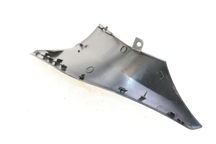 photo de JONCTION MARCHE PIED DROIT YAMAHA XMAX X-MAX 125 (2021 - 2025) - Gros plan technique