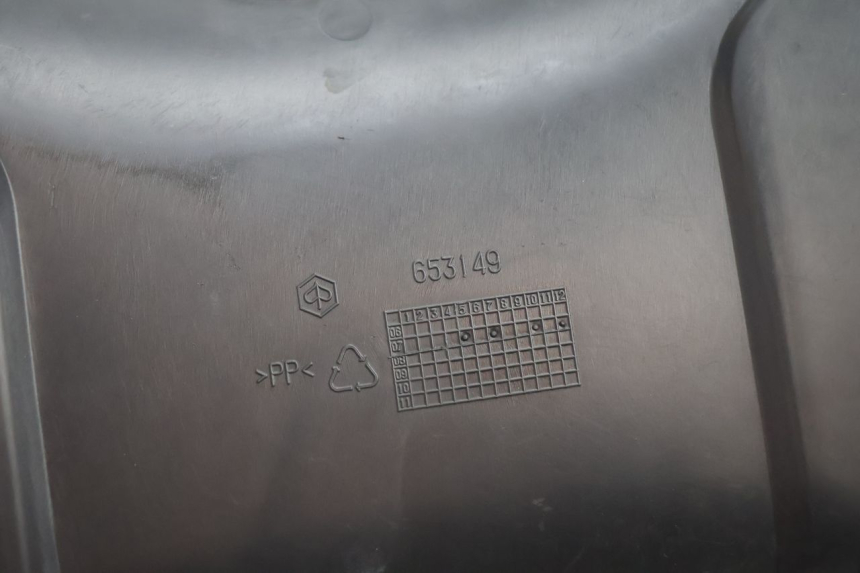 photo de JONCTION MARCHE PIED GILERA GP 800 (2007 - 2013) - Gros plan technique
