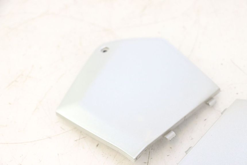 photo de JONCTION MARCHE PIED PIAGGIO MP3 LT 400 (2007 - 2012) - Gros plan technique