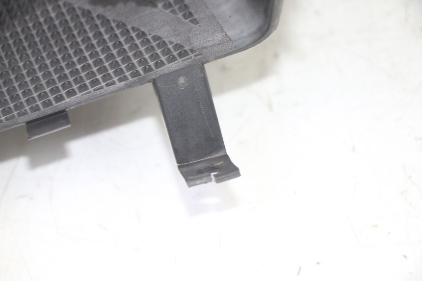 photo de JONCTION MARCHE PIED YAMAHA YP MAJESTY 125 (2002 - 2006) - Points de fixation