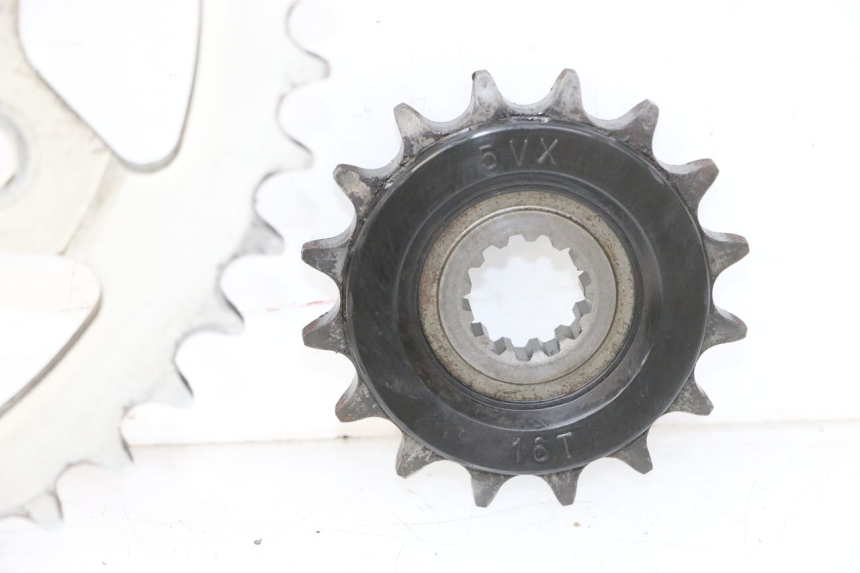 photo de KIT CHAINE YAMAHA FZ6 FAZER S2 600 (2007 - 2011)