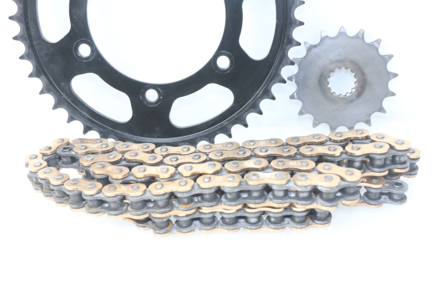 photo de KIT CHAINE SUZUKI GSX-R GSXR 750 (2011 - 2016)