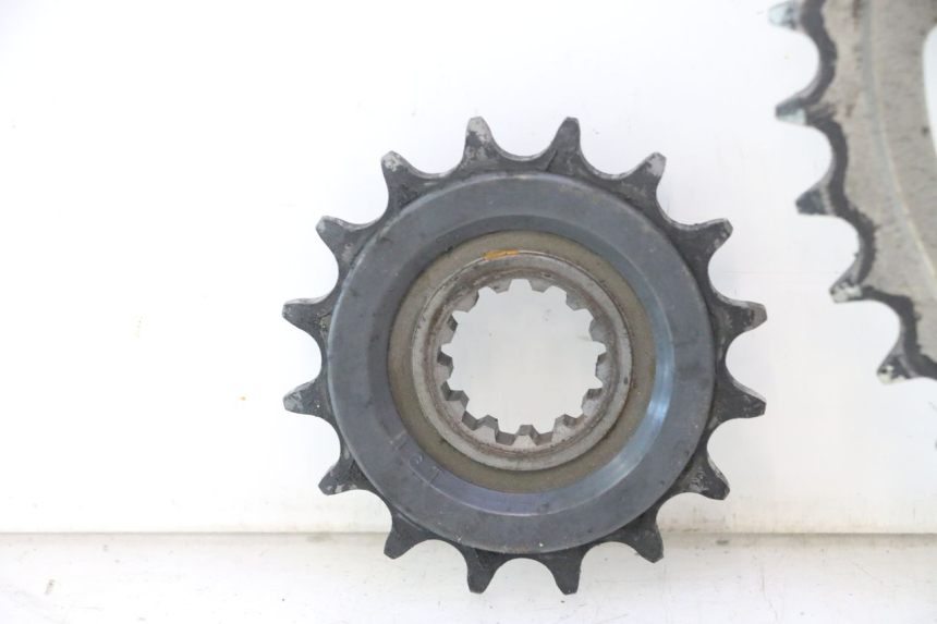 photo de KIT CHAINE YAMAHA TDM ABS 900 (2002 - 2014) - Détail de la pièce
