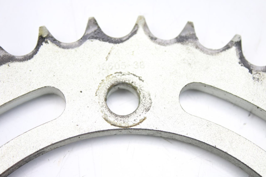 photo de KIT CHAINE KAWASAKI ZR7 ZR-7 S 750 (1999 - 2004) - Gros plan technique