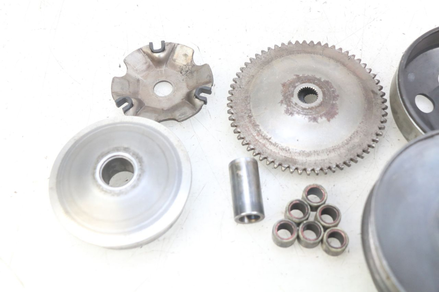 photo de KIT EMBRAYAGE VARIATEUR UNIVERSAL BIKE RETRO 50 (2019 - 2023)