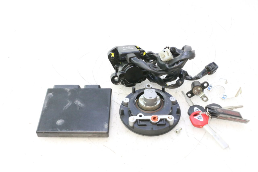 photo de KIT SERRURE CLE CDI NEIMAN YAMAHA FZ8 800 (2010 - 2016) - État de surface