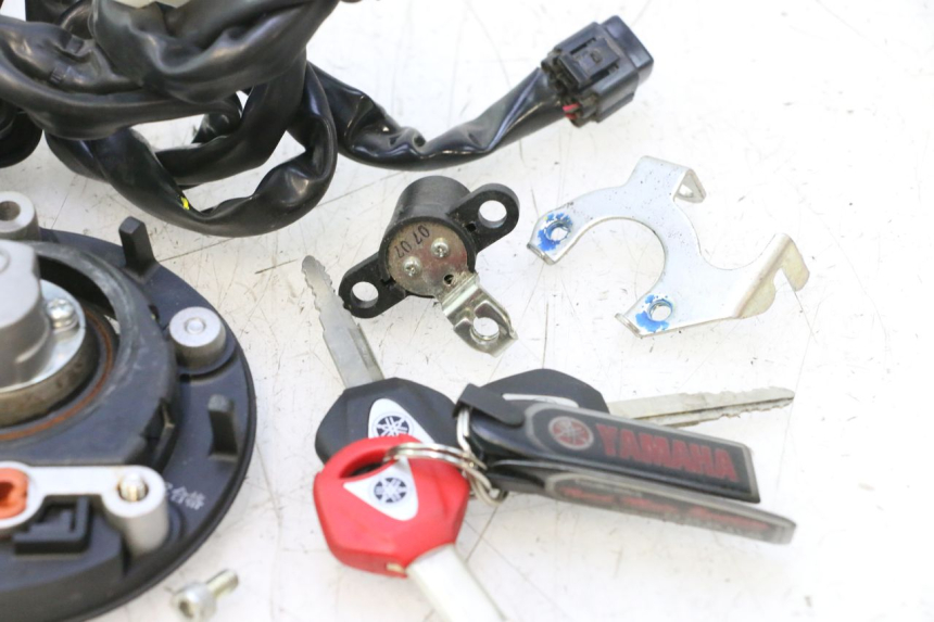 photo de KIT SERRURE CLE CDI NEIMAN YAMAHA FZ8 800 (2010 - 2016) - Marquages et références