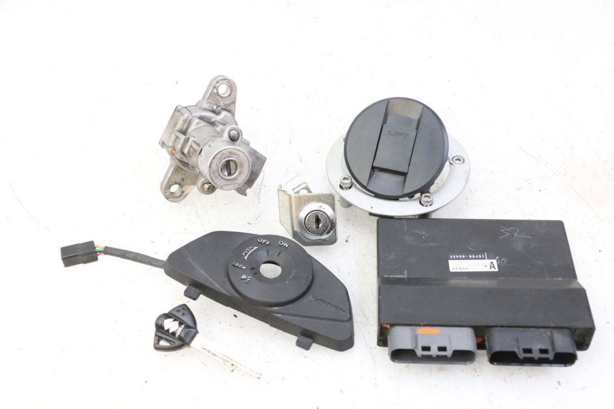 photo de KIT SERRURE CLE CDI NEIMAN SUZUKI GSR 750 (2011 - 2017)