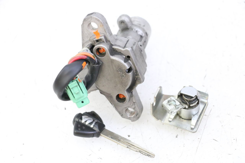 photo de KIT SERRURE CLE CDI NEIMAN SUZUKI GSR 750 (2011 - 2017)