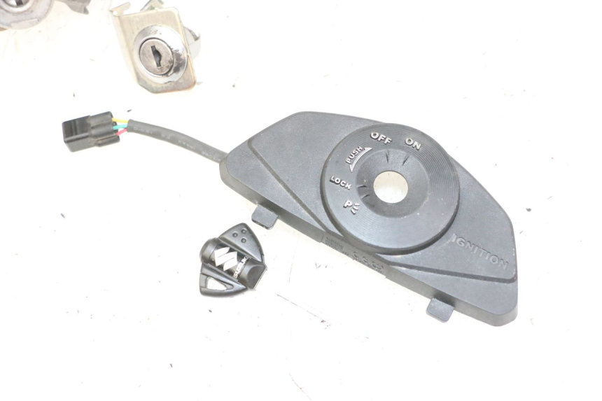 photo de KIT SERRURE CLE CDI NEIMAN SUZUKI GSR 750 (2011 - 2017)