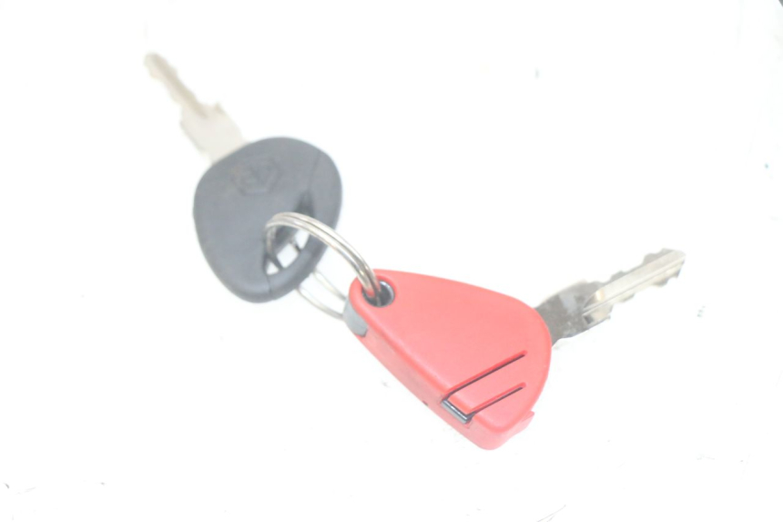 photo de KIT SERRURE CLE CDI NEIMAN PIAGGIO MP3 HPE 300 (2019 - 2026) - Zoom qualité