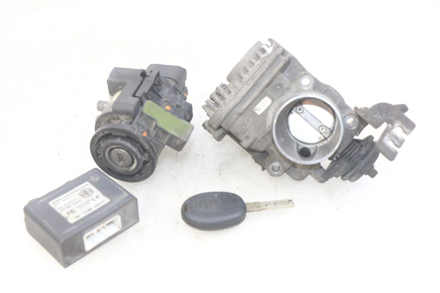photo de KIT SERRURE CLE CDI NEIMAN PIAGGIO MP3 LT 400 (2007 - 2012)