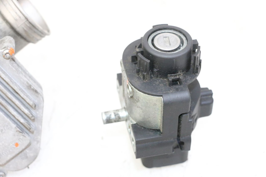 photo de KIT SERRURE CLE CDI NEIMAN PIAGGIO MP3 500 (2014 - 2016)