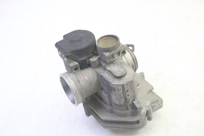 photo de KIT SERRURE CLE CDI NEIMAN PIAGGIO MP3 500 (2016 - 2018) - Vue rapprochée