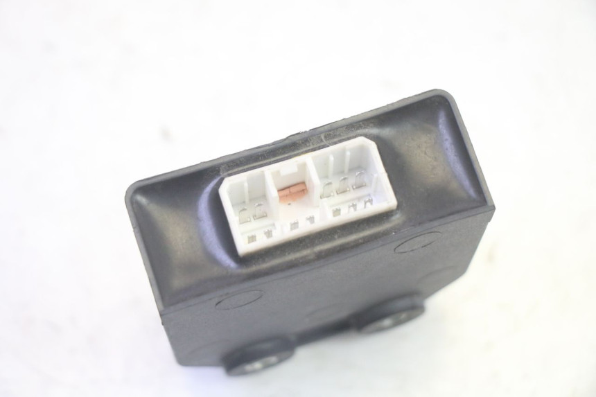 photo de KIT SERRURE CLE CDI NEIMAN PIAGGIO MP3 RL 250 (2007 - 2010) - Angle alternatif