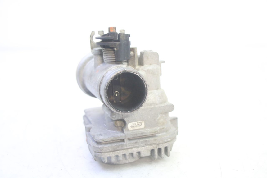 photo de KIT SERRURE CLE CDI NEIMAN PIAGGIO MP3 RL 250 (2007 - 2010) - Gros plan technique