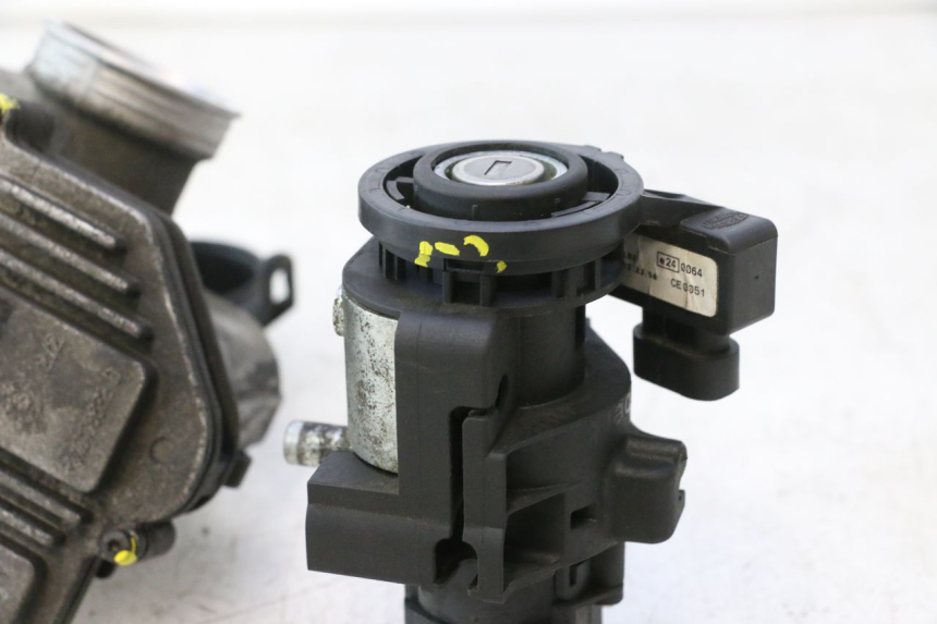 photo de KIT SERRURE CLE CDI NEIMAN PIAGGIO MP3 500 (2016 - 2018) - État de surface