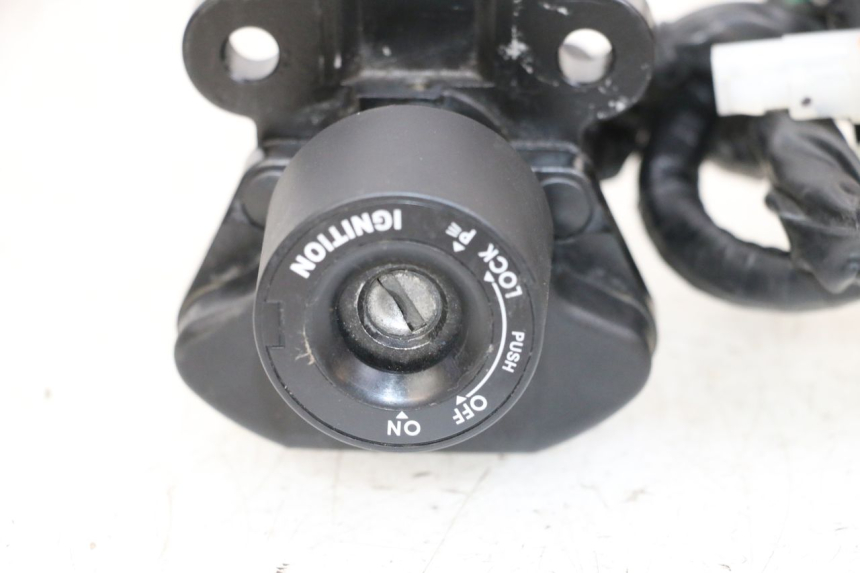 photo de KIT SERRURE CLE CDI NEIMAN YAMAHA MT-07 MT07 ABS 700 (2018 - 2020) - Marquages et références