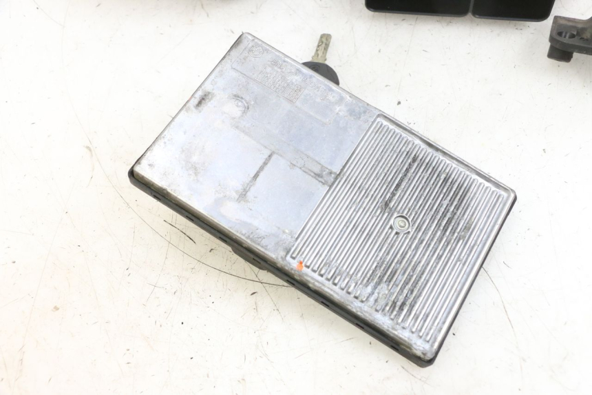 photo de KIT SERRURE CLE CDI NEIMAN BMW R RT ABS 1200 (2010 - 2014) - Focus structure