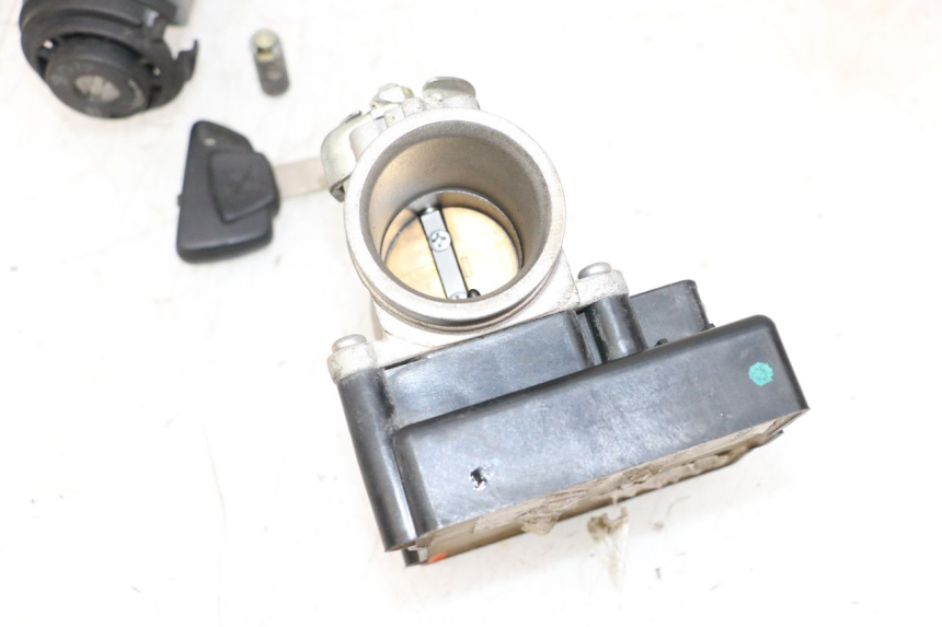 photo de KIT SERRURE CLE CDI NEIMAN PEUGEOT SATELIS 125 (2013 - 2018) - Gros plan technique