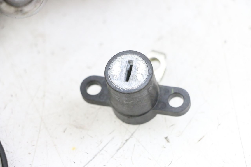 photo de KIT SERRURE CLE CDI NEIMAN YAMAHA TDM ABS 900 (2002 - 2014) - Aperçu profil