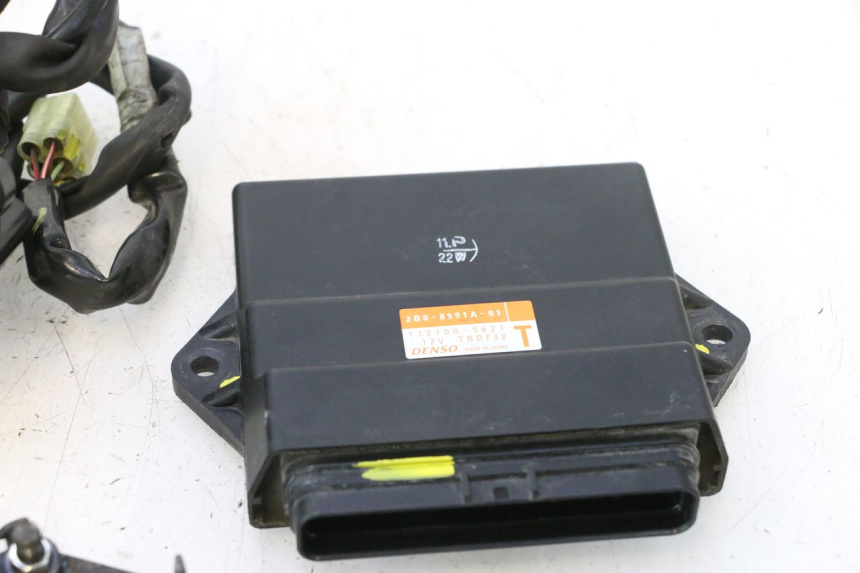 photo de KIT SERRURE CLE CDI NEIMAN YAMAHA TDM ABS 900 (2002 - 2014) - Gros plan technique
