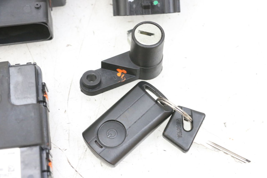 photo de KIT SERRURE CLE CDI NEIMAN YAMAHA TRICITY 300 (2020 - 2024) - Focus structure