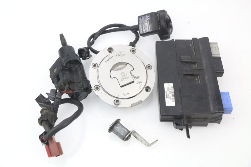 photo de KIT SERRURE CLE CDI NEIMAN HONDA VFR F 1200 (2010 - 2015) - Vue principale