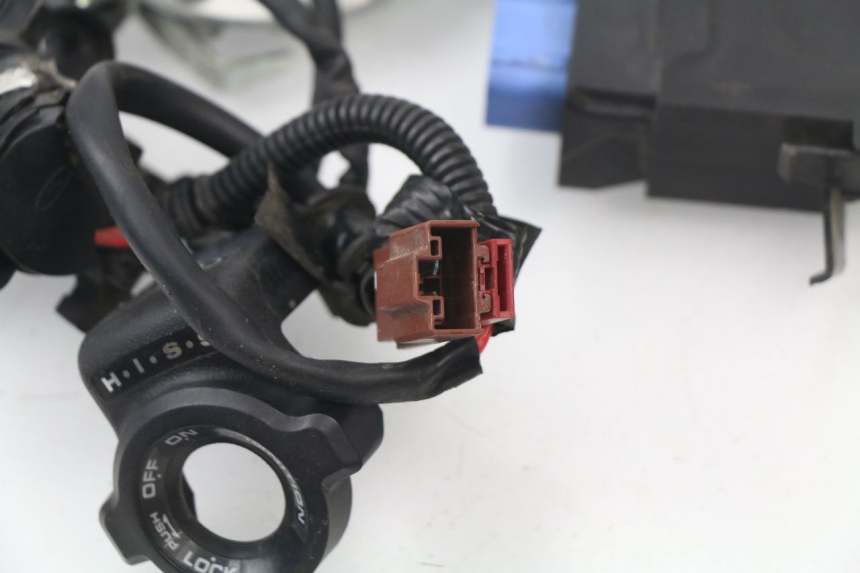 photo de KIT SERRURE CLE CDI NEIMAN HONDA VFR F 1200 (2010 - 2015) - Vue d’ensemble