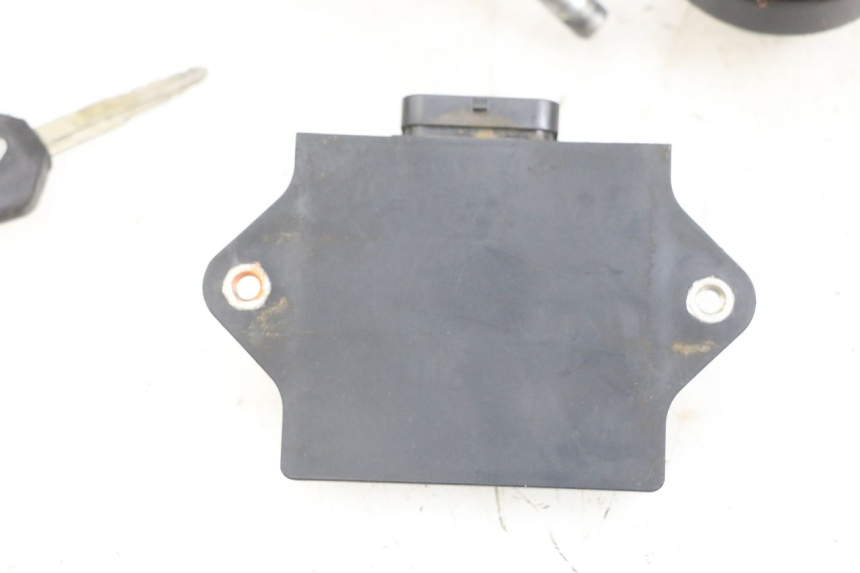 photo de KIT SERRURE CLE CDI NEIMAN YAMAHA XMAX X-MAX 125 (2006 - 2009) - Angle alternatif