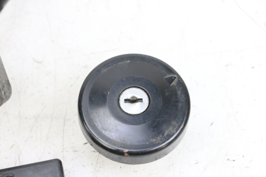 photo de KIT SERRURE CLE CDI NEIMAN YAMAHA XMAX X-MAX 125 (2006 - 2009) - Détail de la pièce