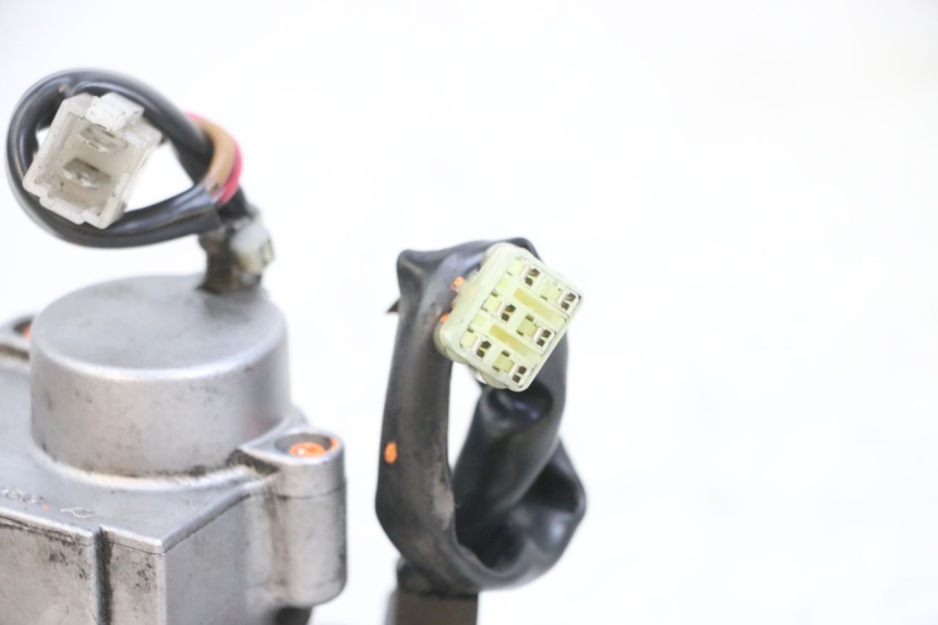 photo de KIT SERRURE CLE CDI NEIMAN YAMAHA XMAX X-MAX 125 (2006 - 2009) - Marquages et références