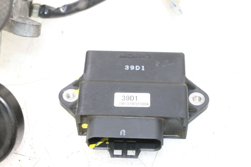 photo de KIT SERRURE CLE CDI NEIMAN YAMAHA X-MAX XMAX 125 (2010 - 2013) - Autre angle de vue