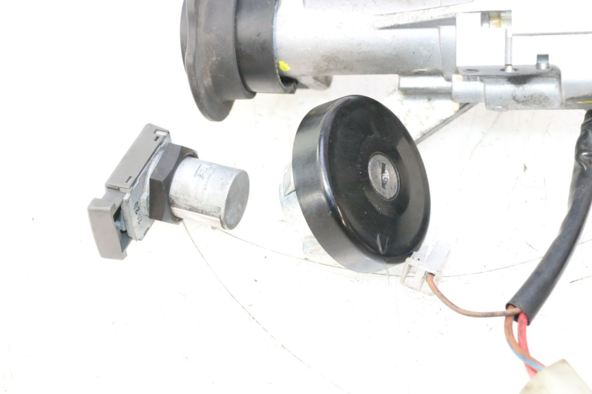 photo de KIT SERRURE CLE CDI NEIMAN YAMAHA X-MAX XMAX 125 (2010 - 2013) - État de surface