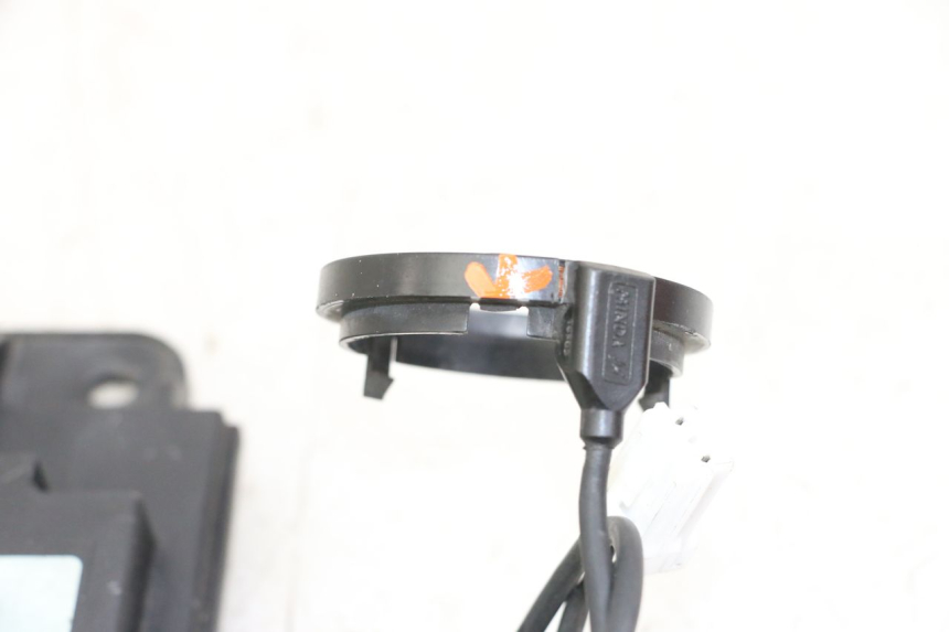 photo de KIT SERRURE CLE CDI NEIMAN PIAGGIO X8 125 (2004 - 2007)