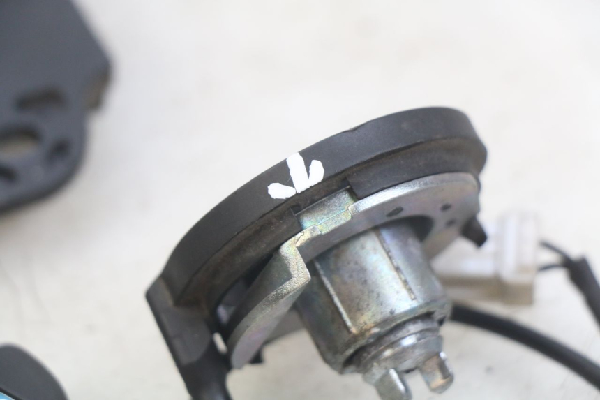 photo de KIT SERRURE CLE CDI NEIMAN PIAGGIO XEVO - X EVO 125 (2007 - 2016)