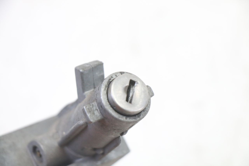 photo de KIT SERRURE CLE NEIMAN KYMCO AGILITY 4T 50 (2005 - 2018)