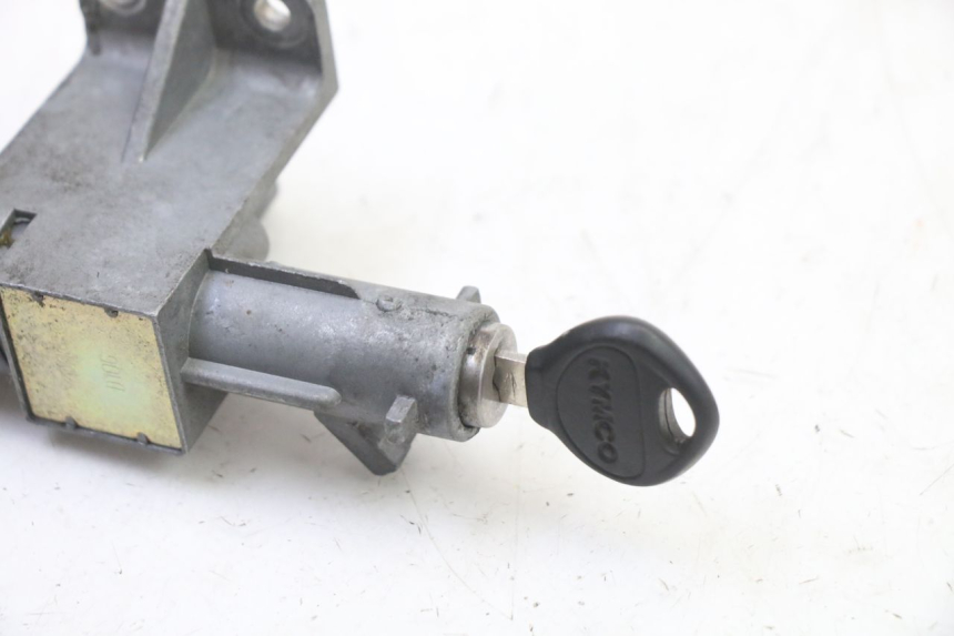 photo de KIT SERRURE CLE NEIMAN KYMCO AGILITY 4T 50 (2005 - 2018)